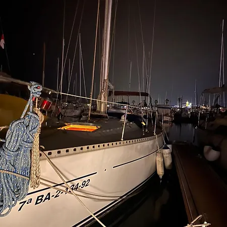 Velero Draco 船上ホテル シッチェス